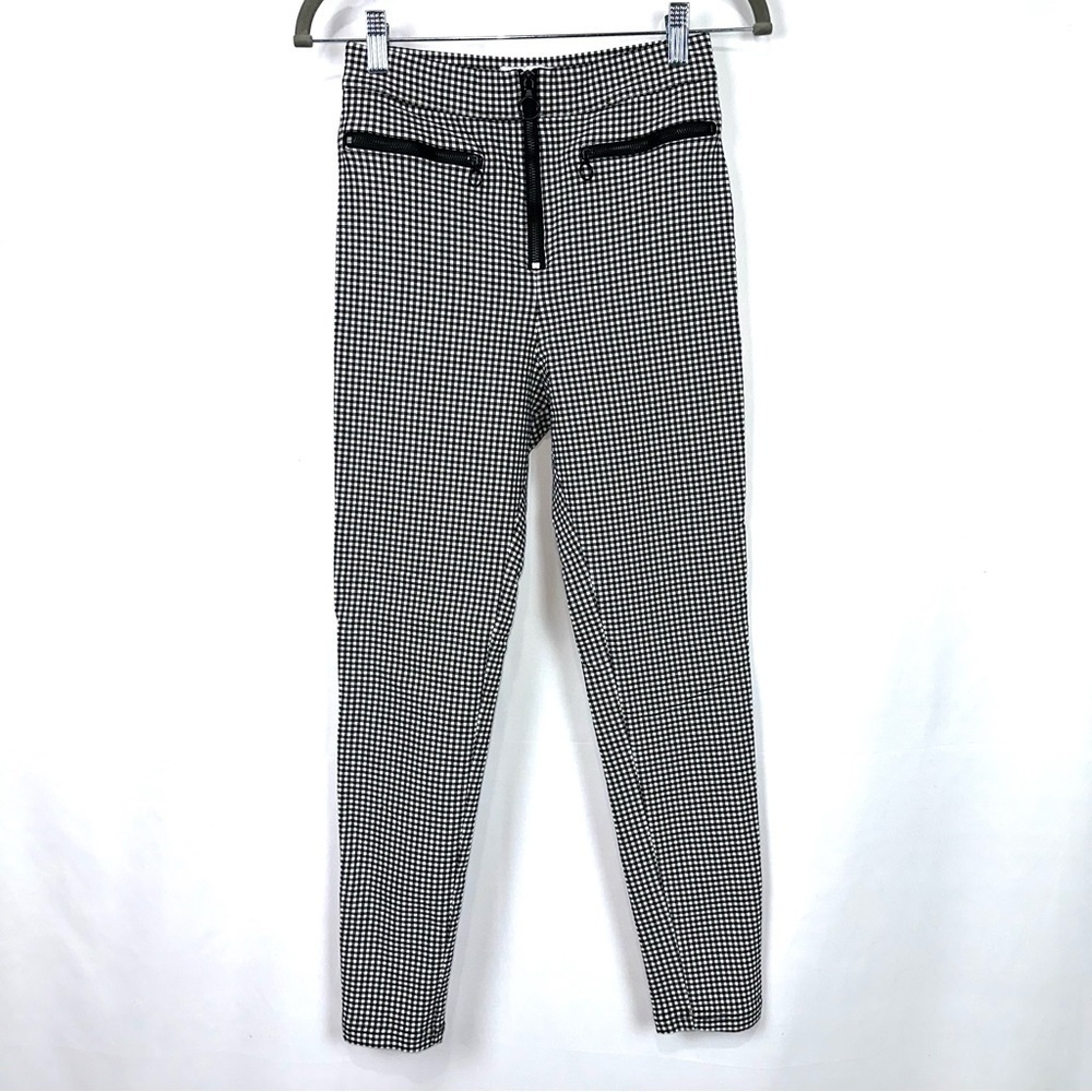 Urban Outfitters Black and White Checkered Cropped Pants - Picture 5 of 16